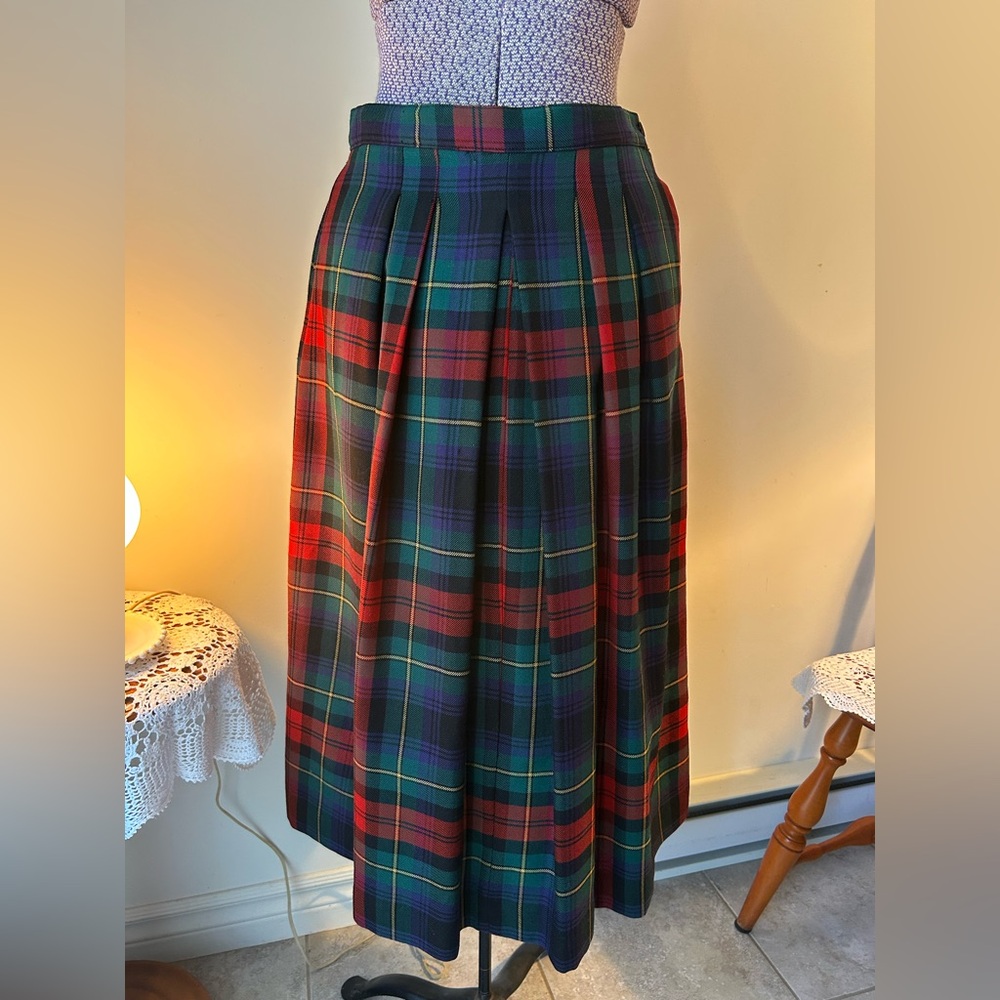 Jones New York  vintage Tartan Plaid Skirt - Red, Green, Blue 100% whole